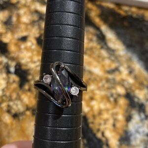 Elegant Black and Silver Women's Ring size 6.75 multicolor center stone